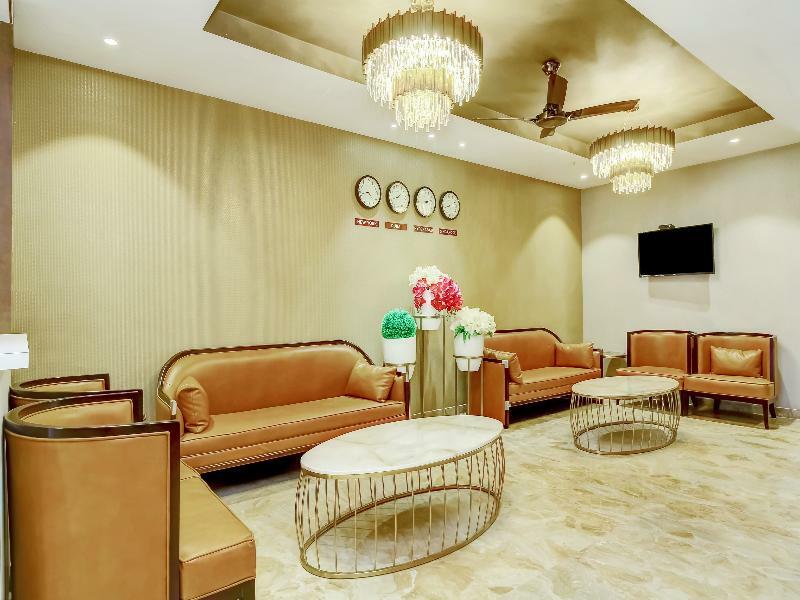 Capital O 28086 Sindhura Grand Hotel Hyderabad Exterior photo
